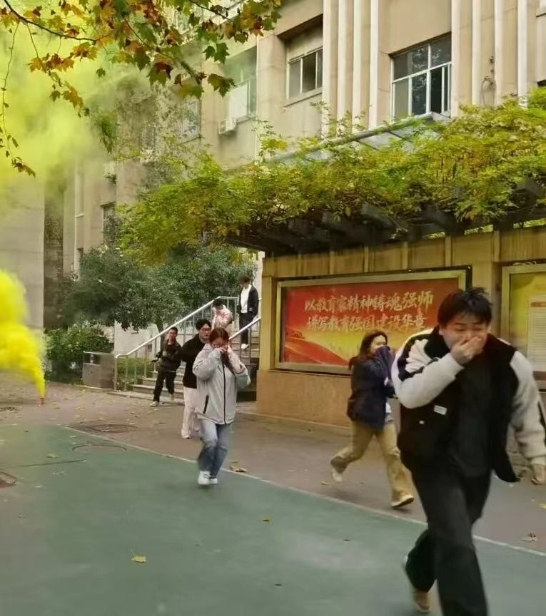 ed0b66fefc2939528552bcbb563e7b45.jpg ed0b66fefc2939528552bcbb563e7b45.jpg